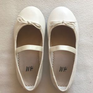 H & M white toddler girl ballet Mary Janes